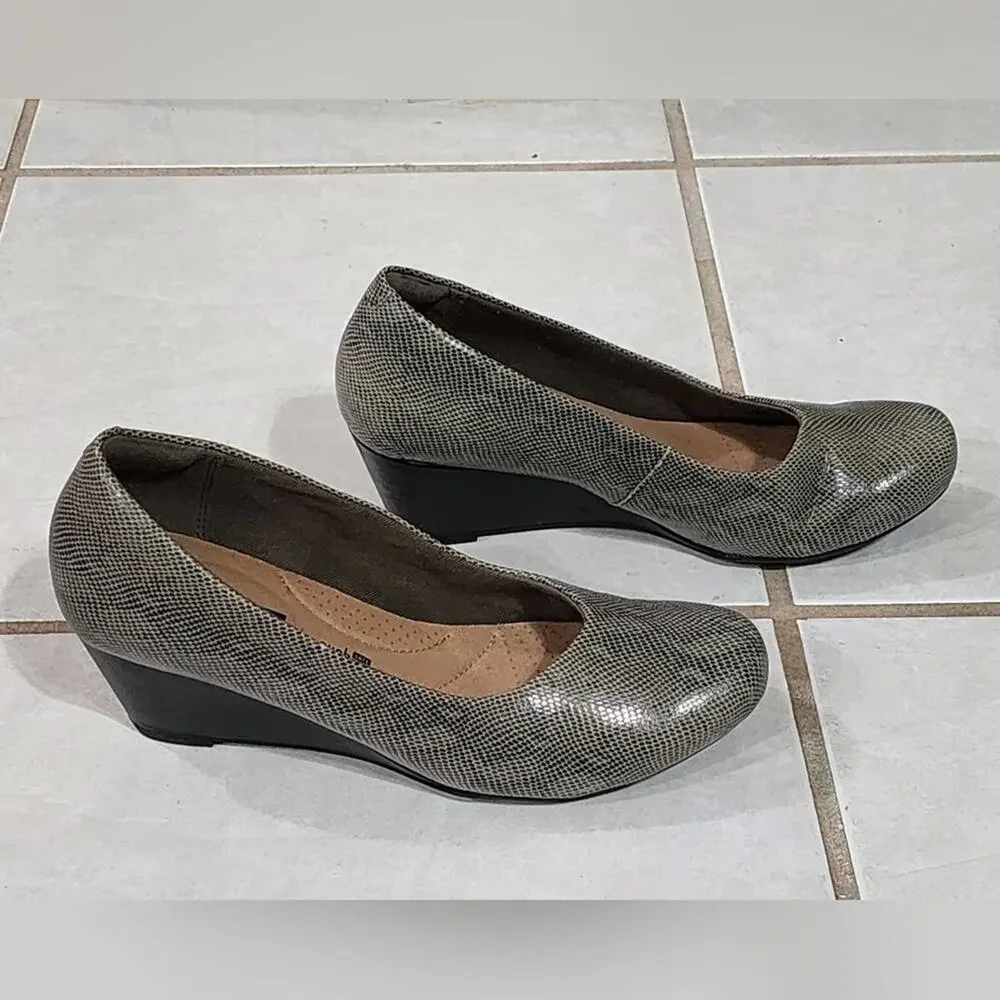 Clarks Stone‎ Snakeskin print Flores Tulip Leather Wedge Women's size 7